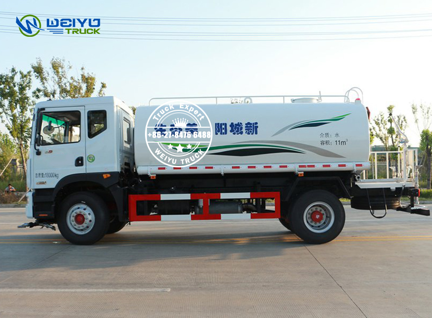 Dongfeng landscaping sprinkler 4x2 14,000 liters water sprinkler truck (1)