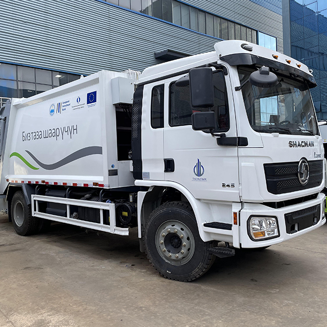 Garbage Compactor Truck