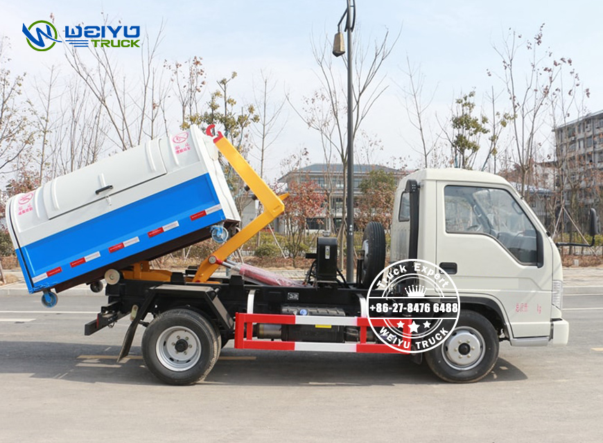 Foton 3 CBM Quanchai Engine Hook Lifting Garbage Truck for Residential Cummunity Waste Good Garbage Collection Truck (1)